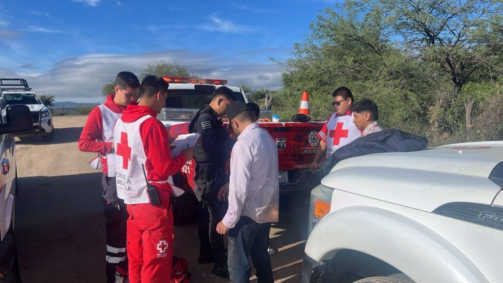 Rescata SSC sanmiguelense gente en cause de agua